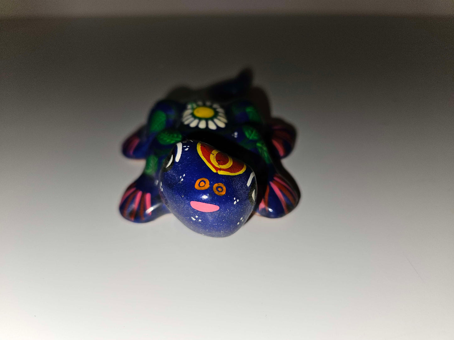 Ceramic Lizard With Hummingbird